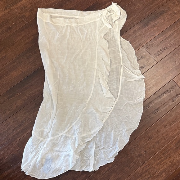 Cupshe Sheer Ruffled Maxi Sarong - Picture 4 of 5